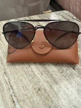 Ray-Ban Men’s Black Frame Sunglasses with Brown Case-RB 3584N